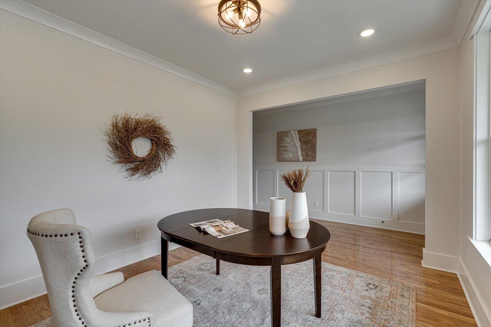 105 Arthur Lane NW