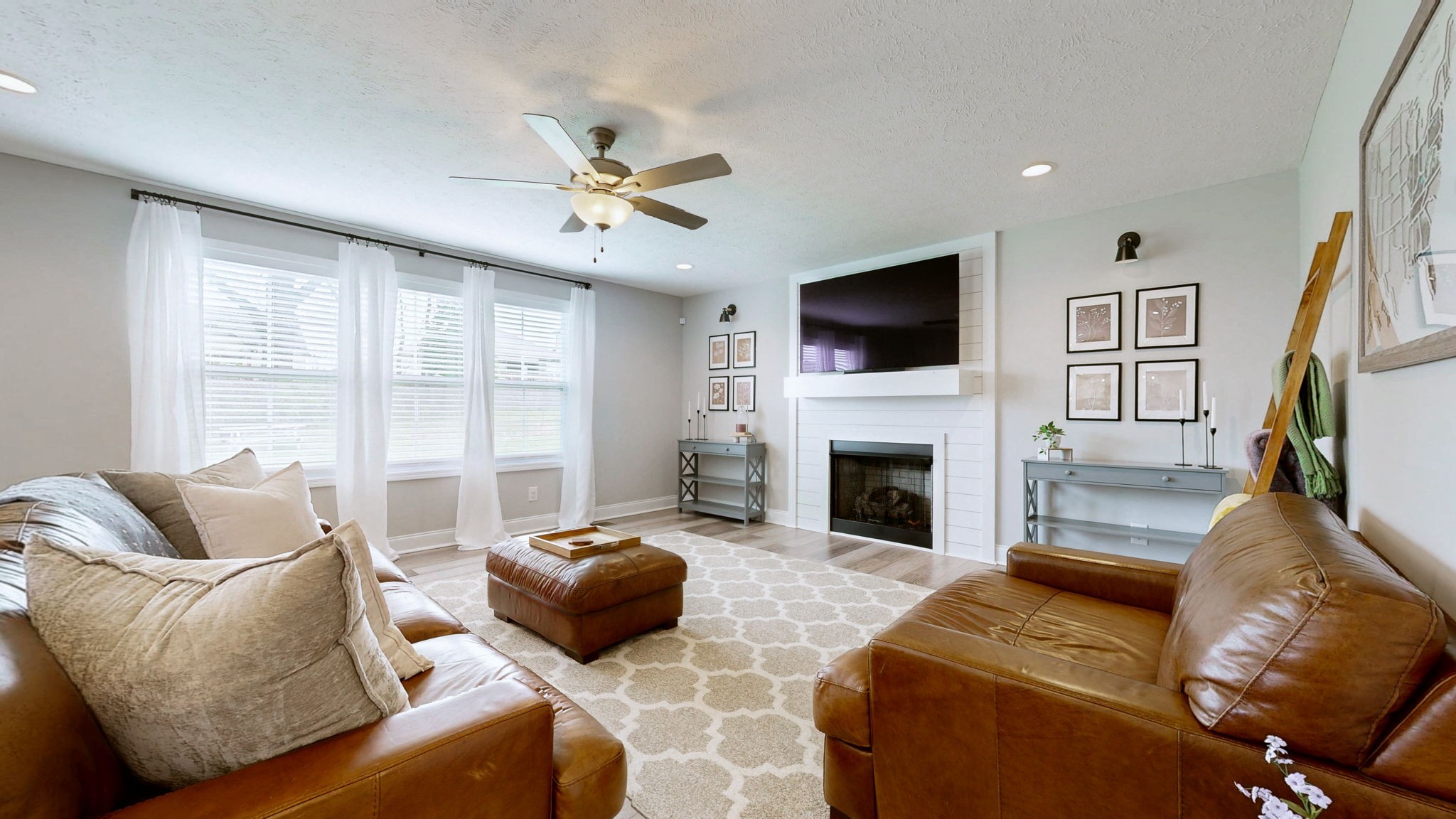 1079 Spicer Dr