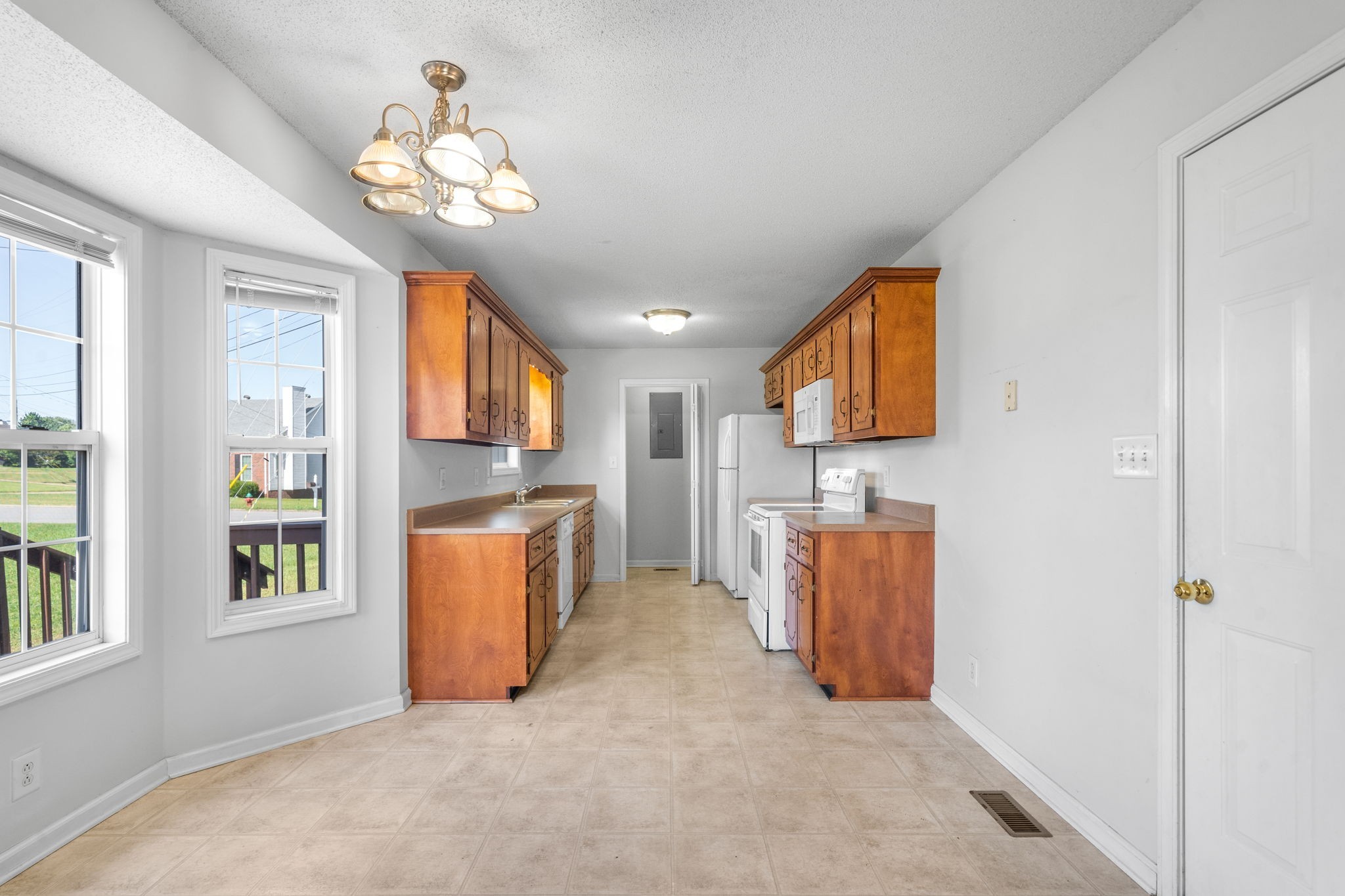 Clarksville, Tennessee 37042, United States, 3 Bedrooms Bedrooms, ,2 BathroomsBathrooms,Residential,Active,236731