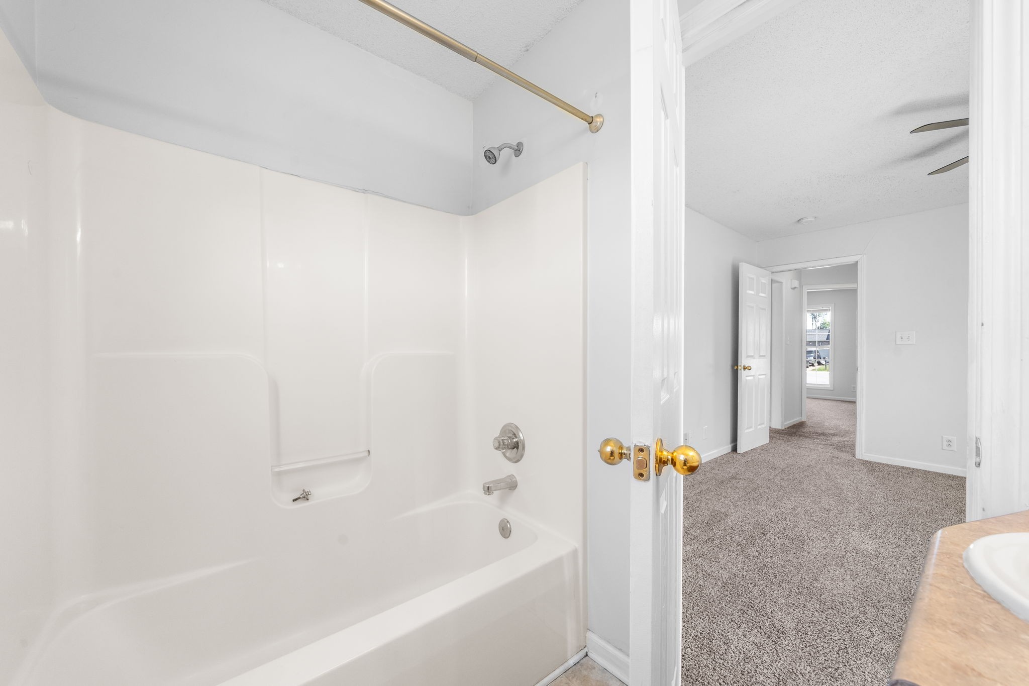 Clarksville, Tennessee 37042, United States, 3 Bedrooms Bedrooms, ,2 BathroomsBathrooms,Residential,Active,236731