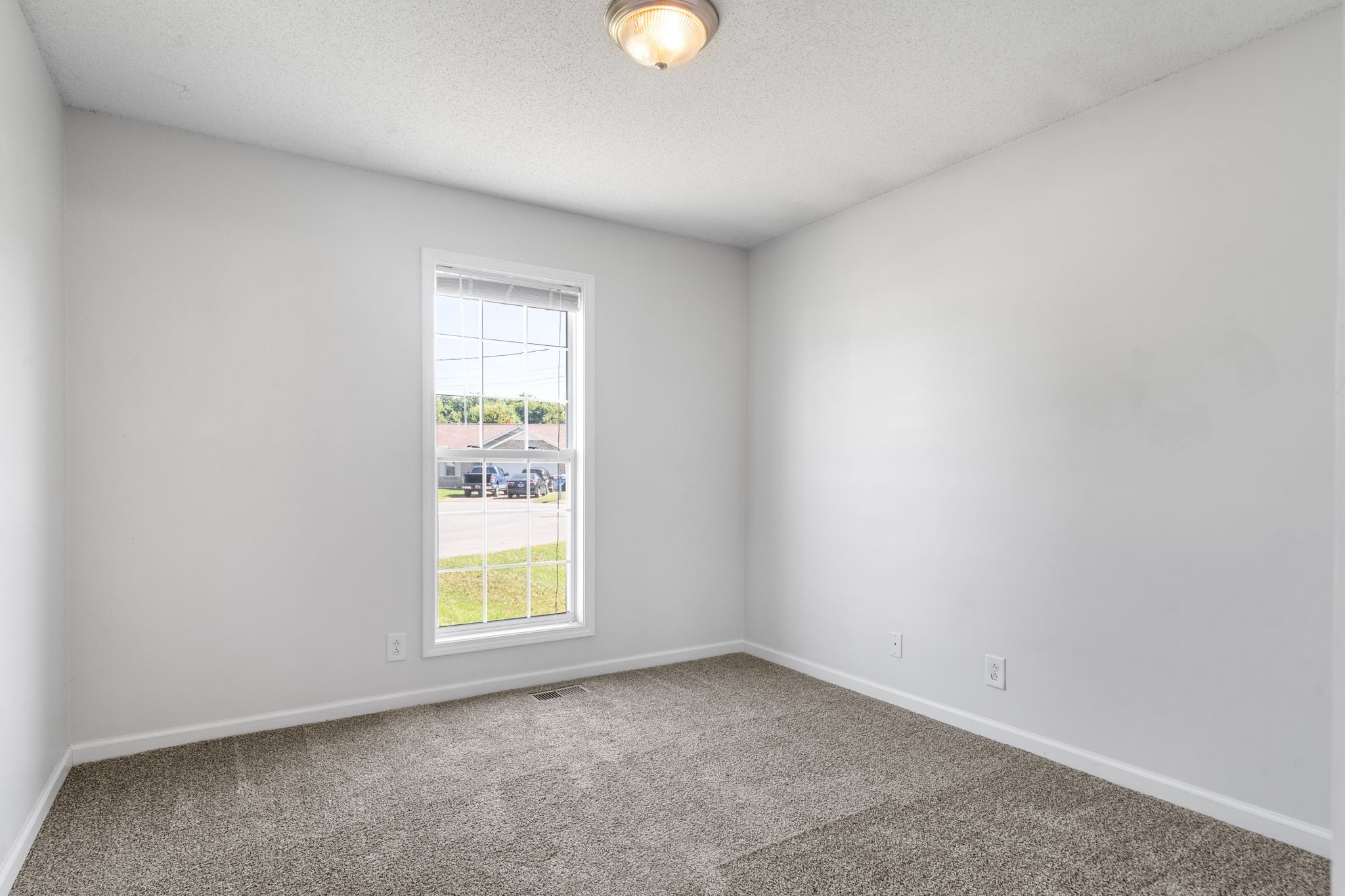 Clarksville, Tennessee 37042, United States, 3 Bedrooms Bedrooms, ,2 BathroomsBathrooms,Residential,Active,236731