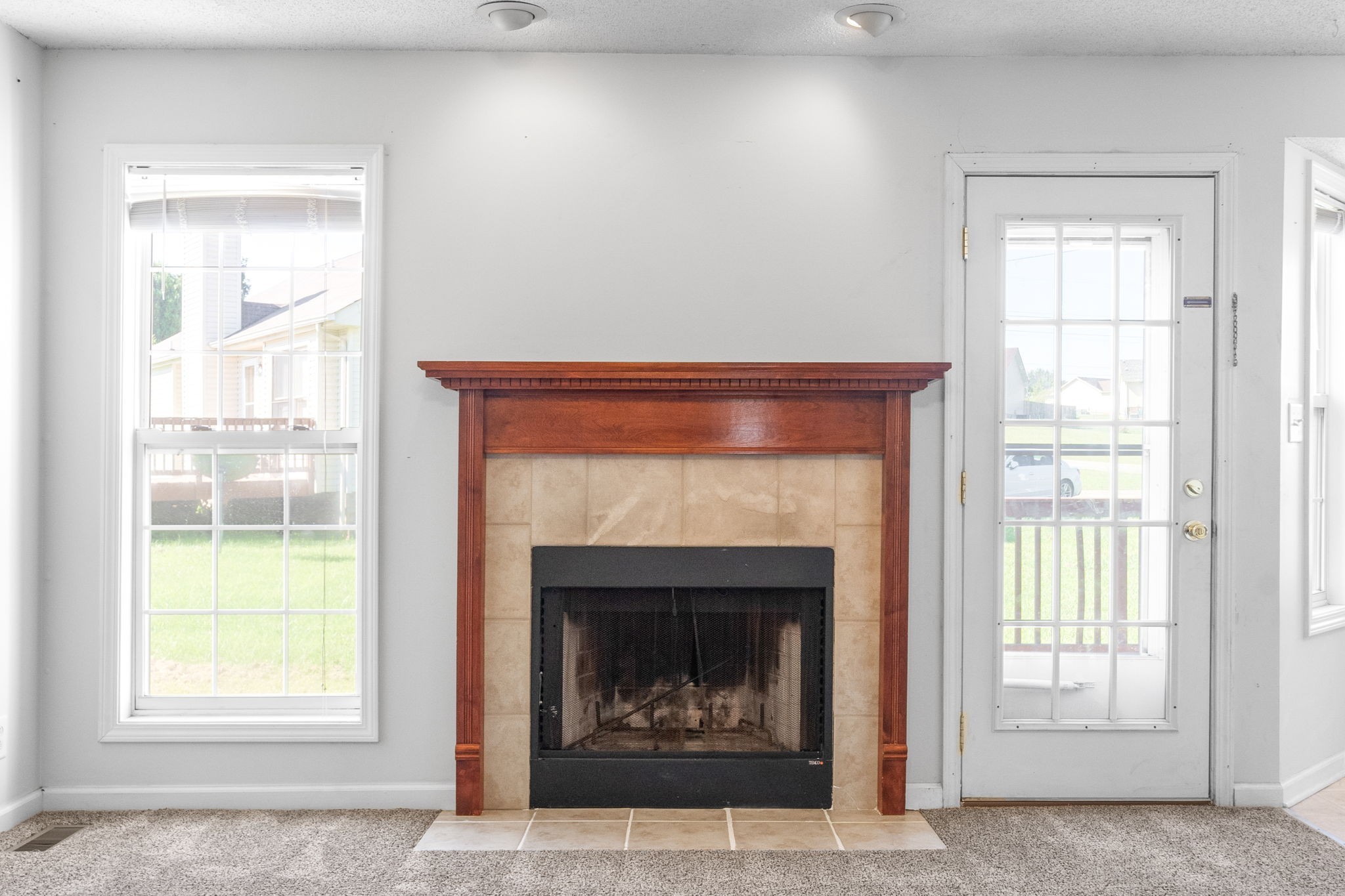 Clarksville, Tennessee 37042, United States, 3 Bedrooms Bedrooms, ,2 BathroomsBathrooms,Residential,Active,236731