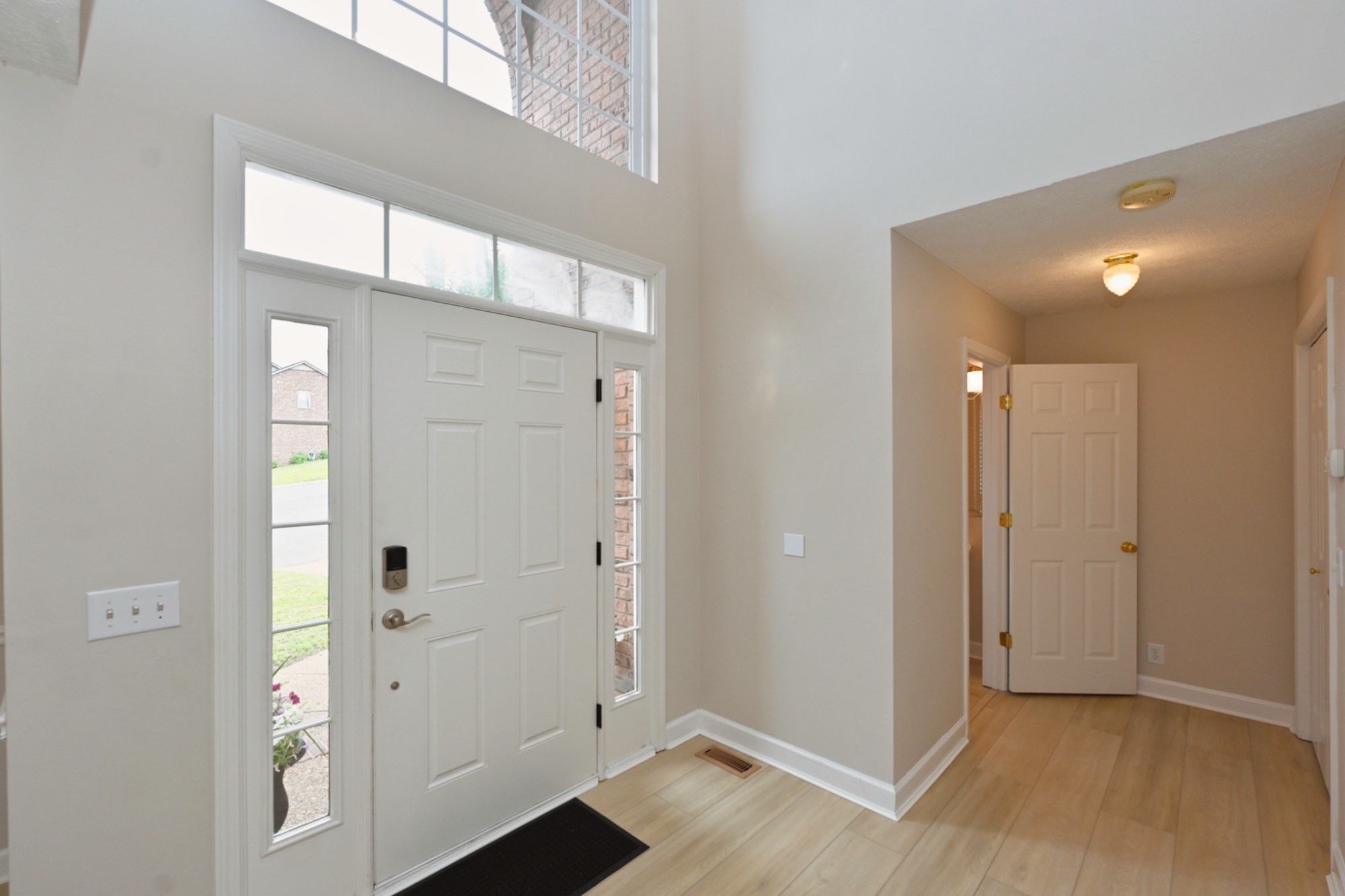 102 Lance Park Cir