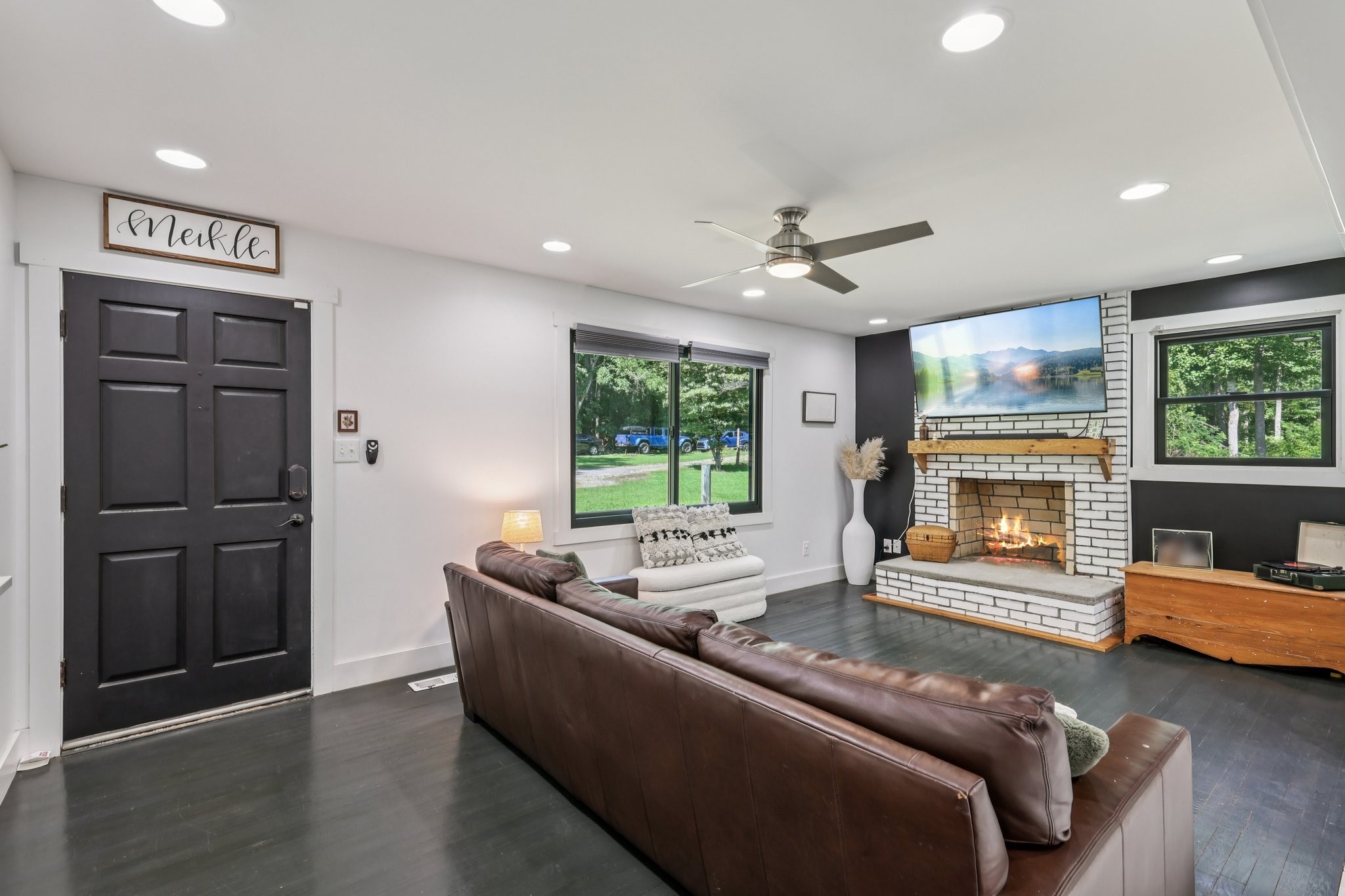5025 Ridge Hill Dr