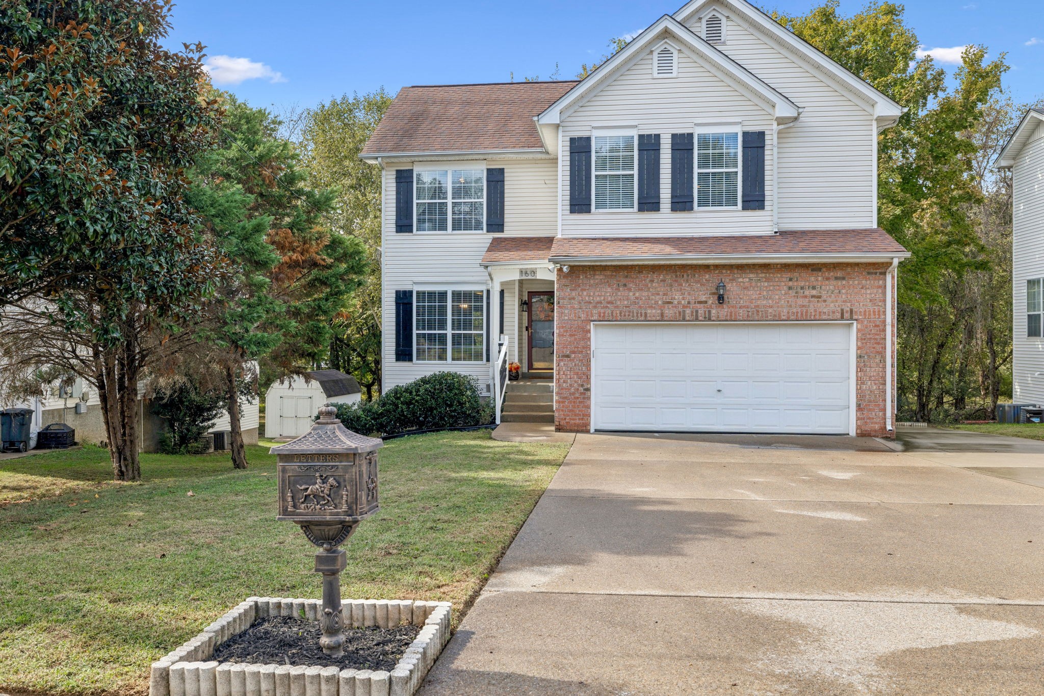 160 Waters Edge Ln