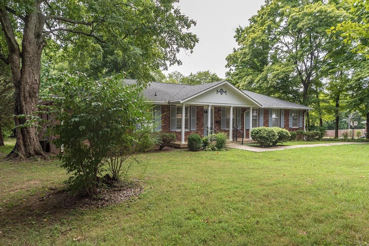 114 Dorris Dr