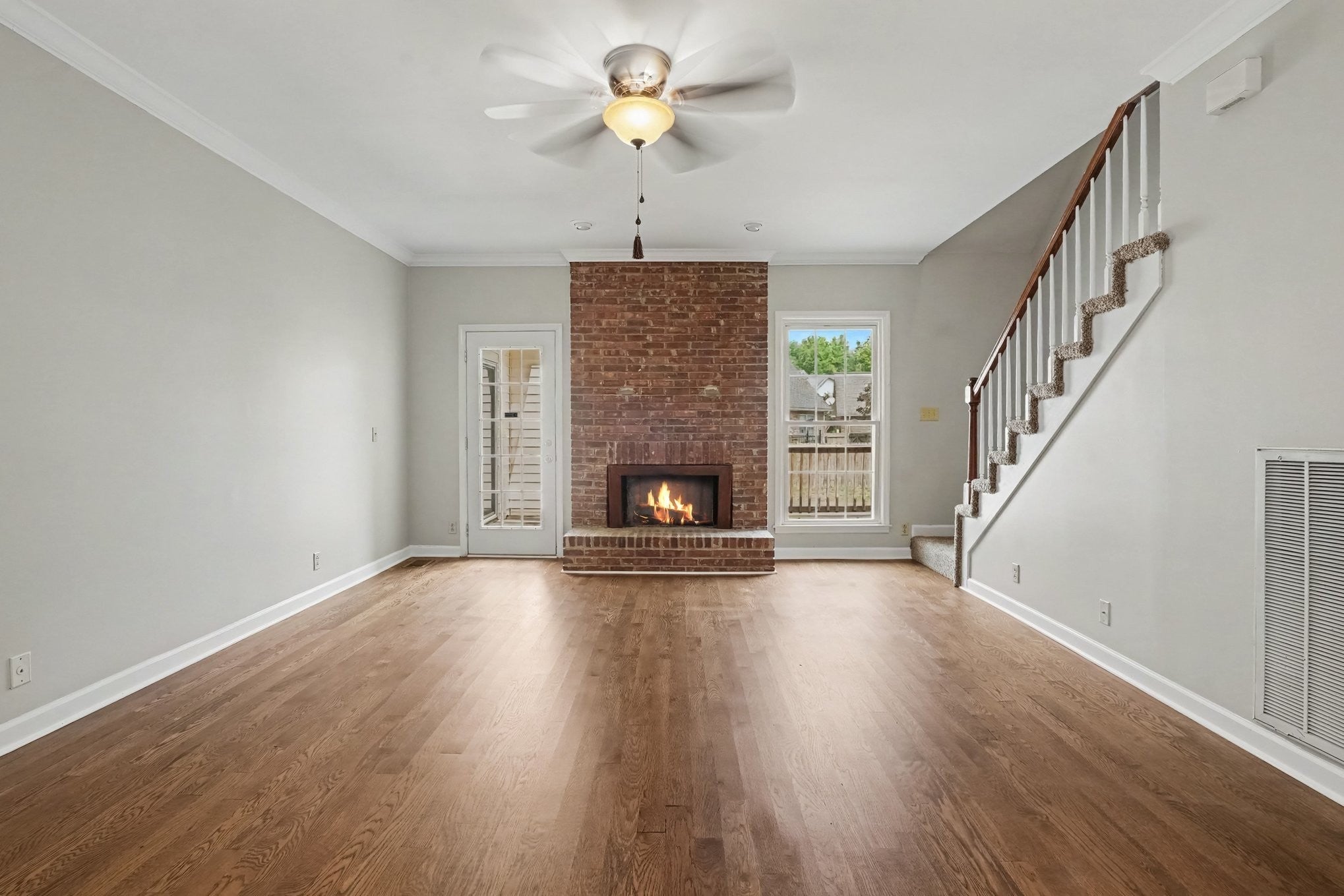 2403 Franklin Ln