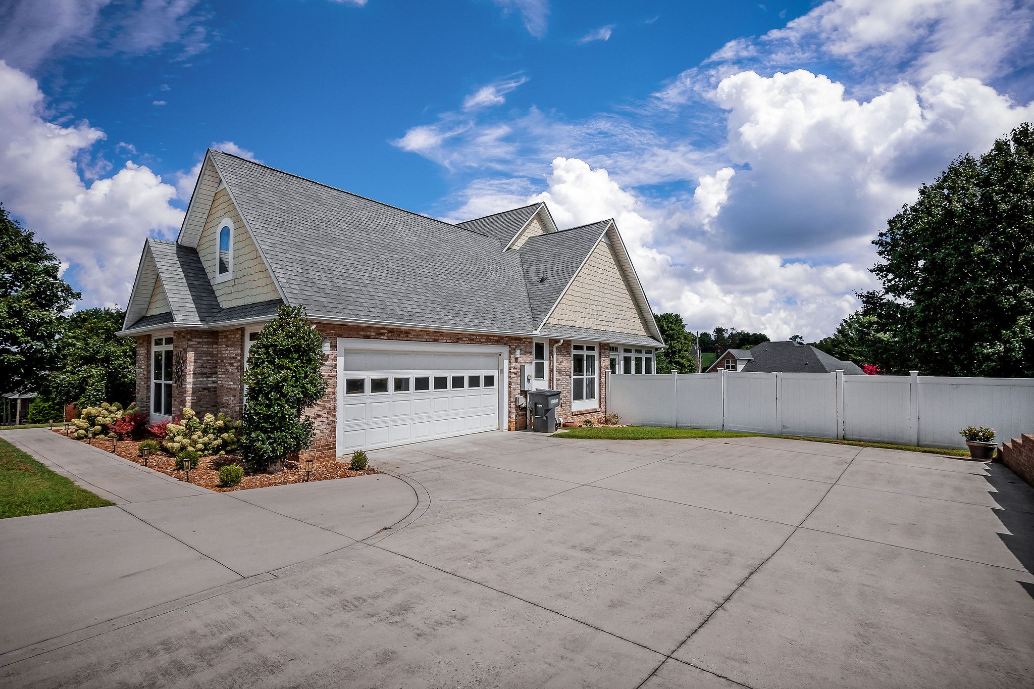 1069 River Bend Dr