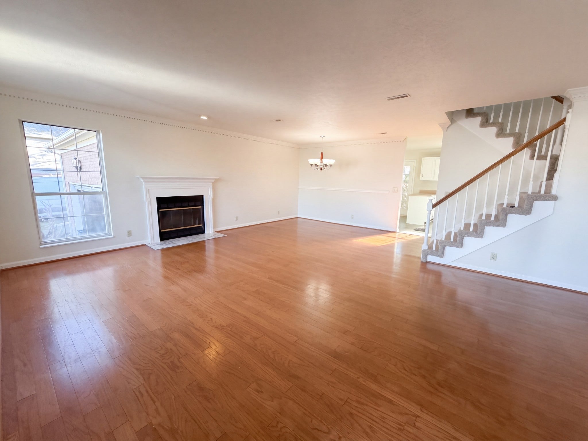 4-bed home for sale in Antioch, TN 37013, 1100 Burlingame Ct 1100 Burlingame Ct, Antioch TN 37013 4-bed home, photo 3 of 14