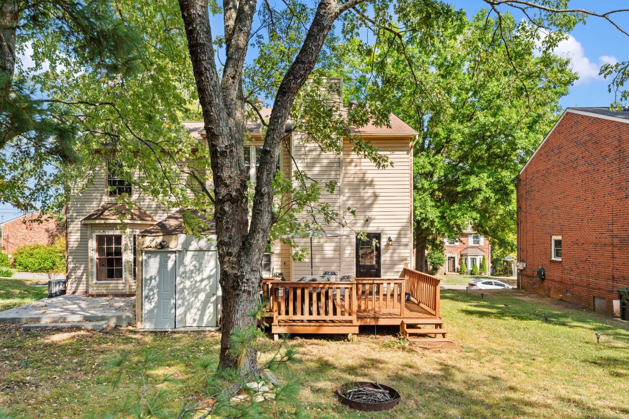 206 Woodmaker Ct
