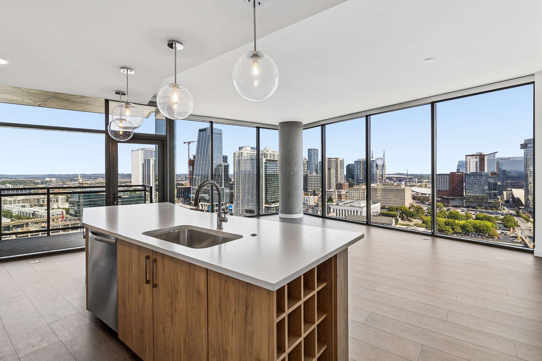 2.0-bed rental at 1212 Demonbreun St 2013