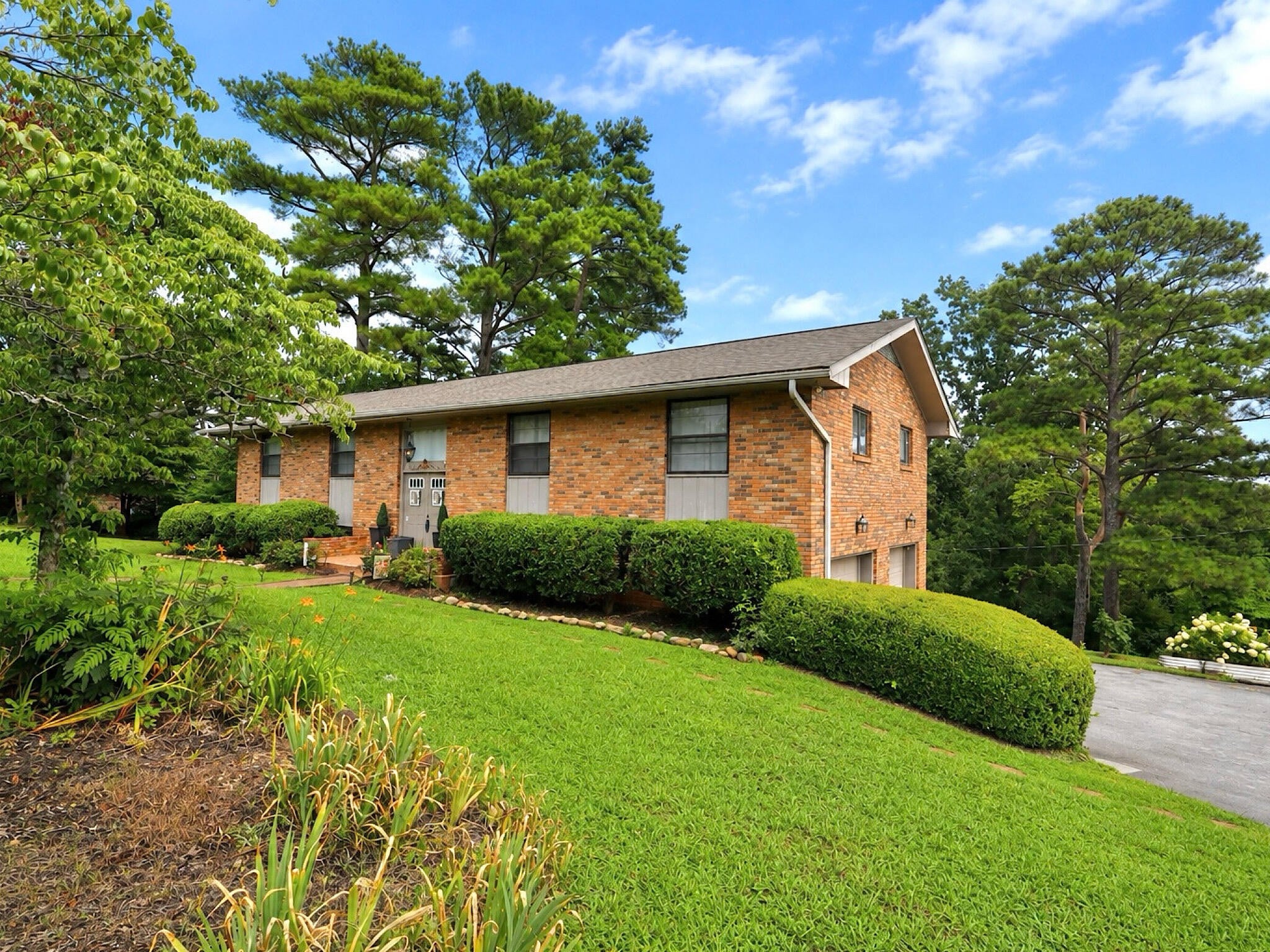 1008 Panorama Drive
