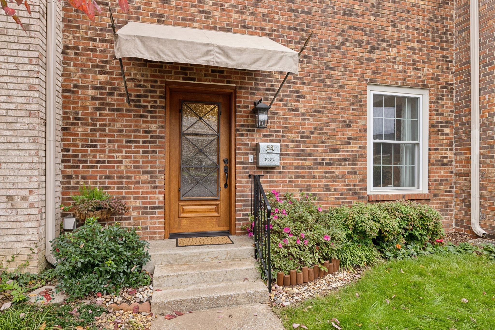 4500 Post Rd E53