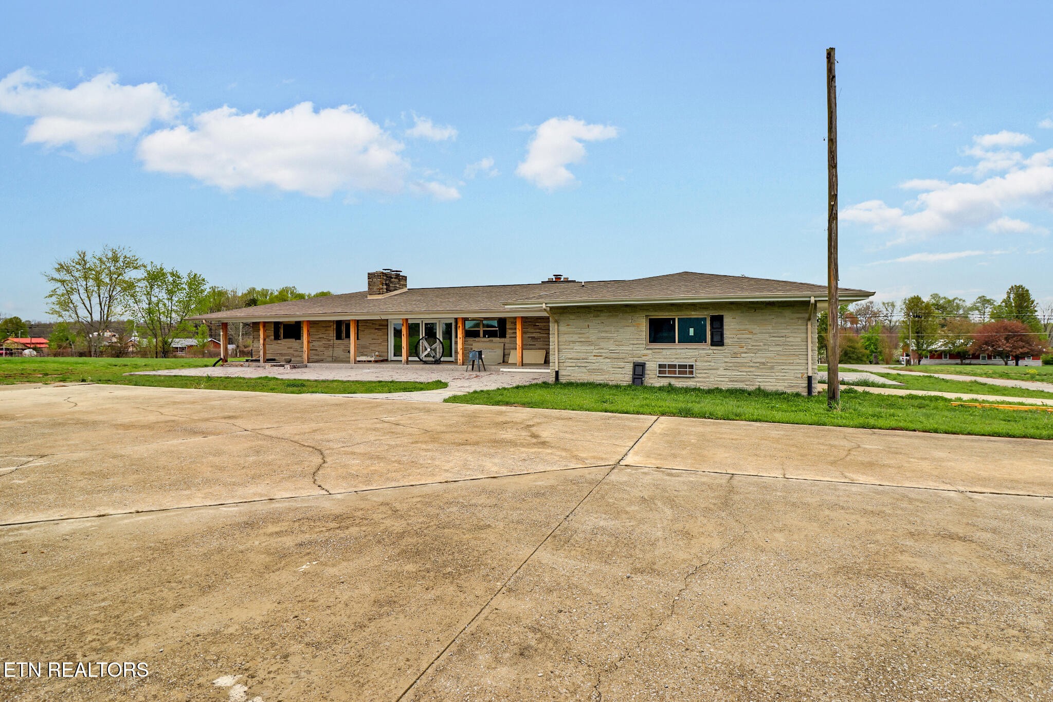 1128 Allardt Hwy