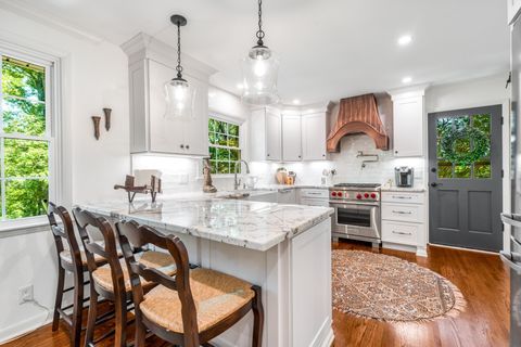 518 Woodhurst Dr Nashville TN 37220