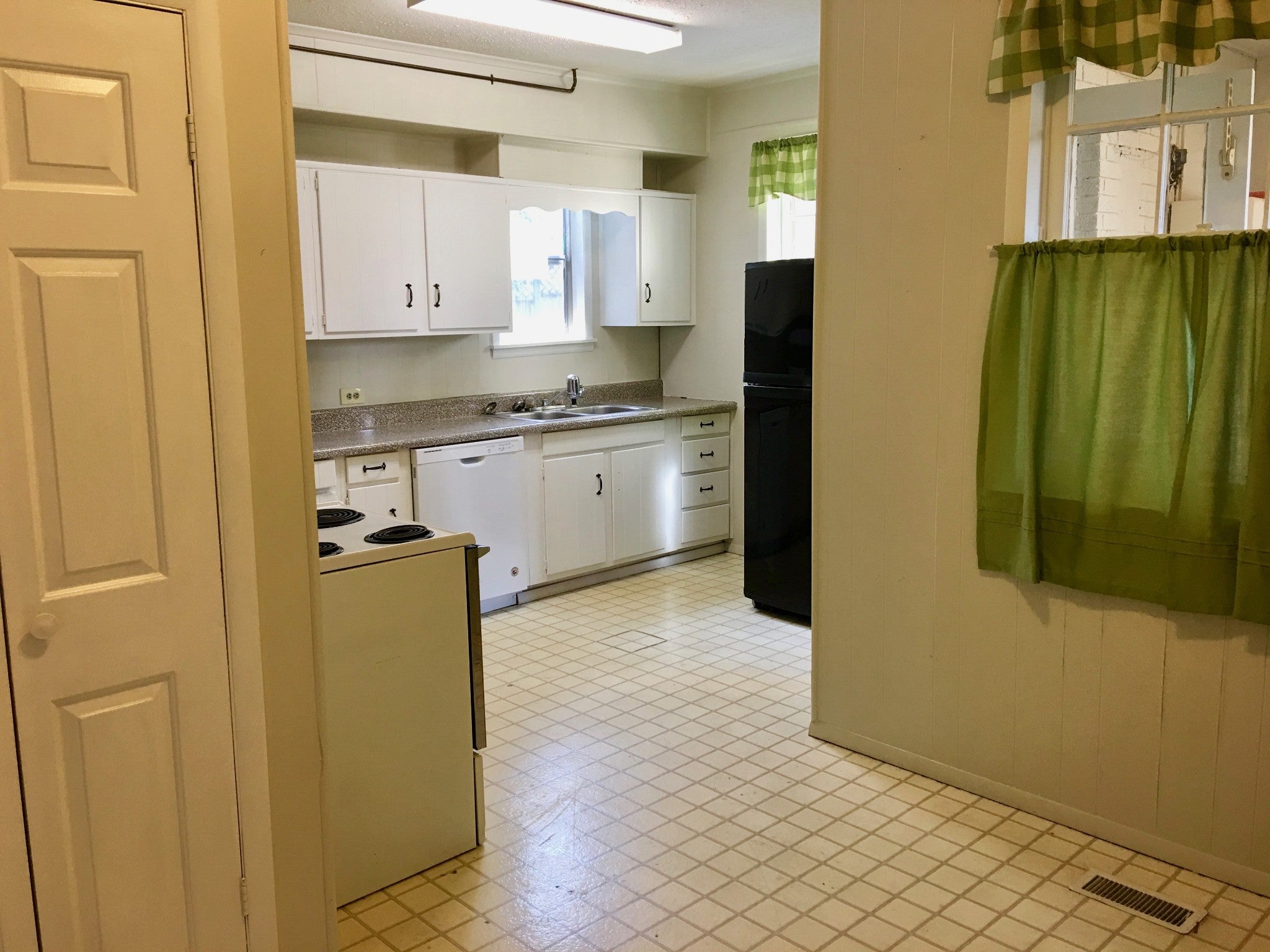 3736 Whitland Ave 1