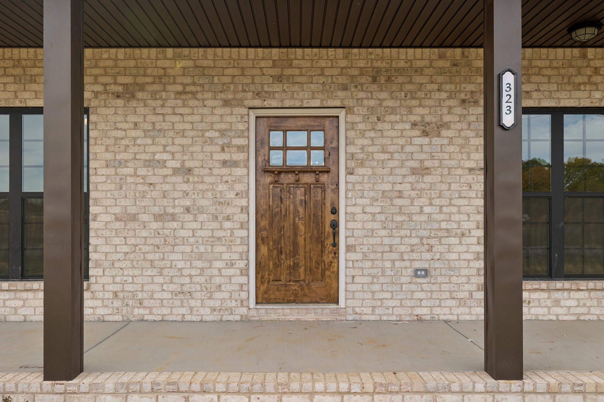 323 Cheney Ln
