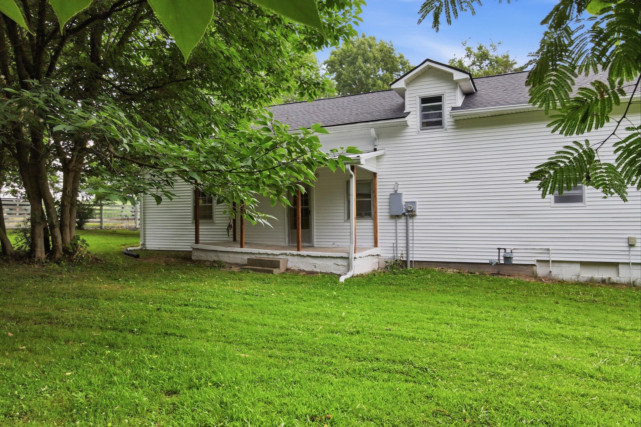 120 Bradley Ln