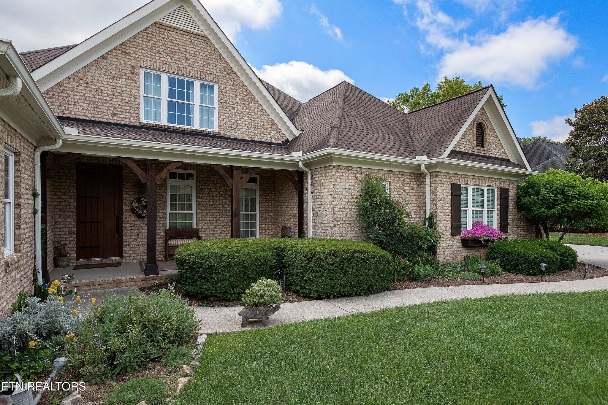 143 Amberly Court