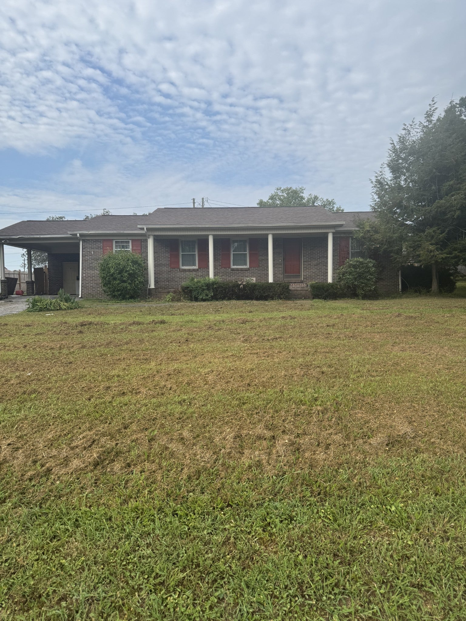 214 River Dr
