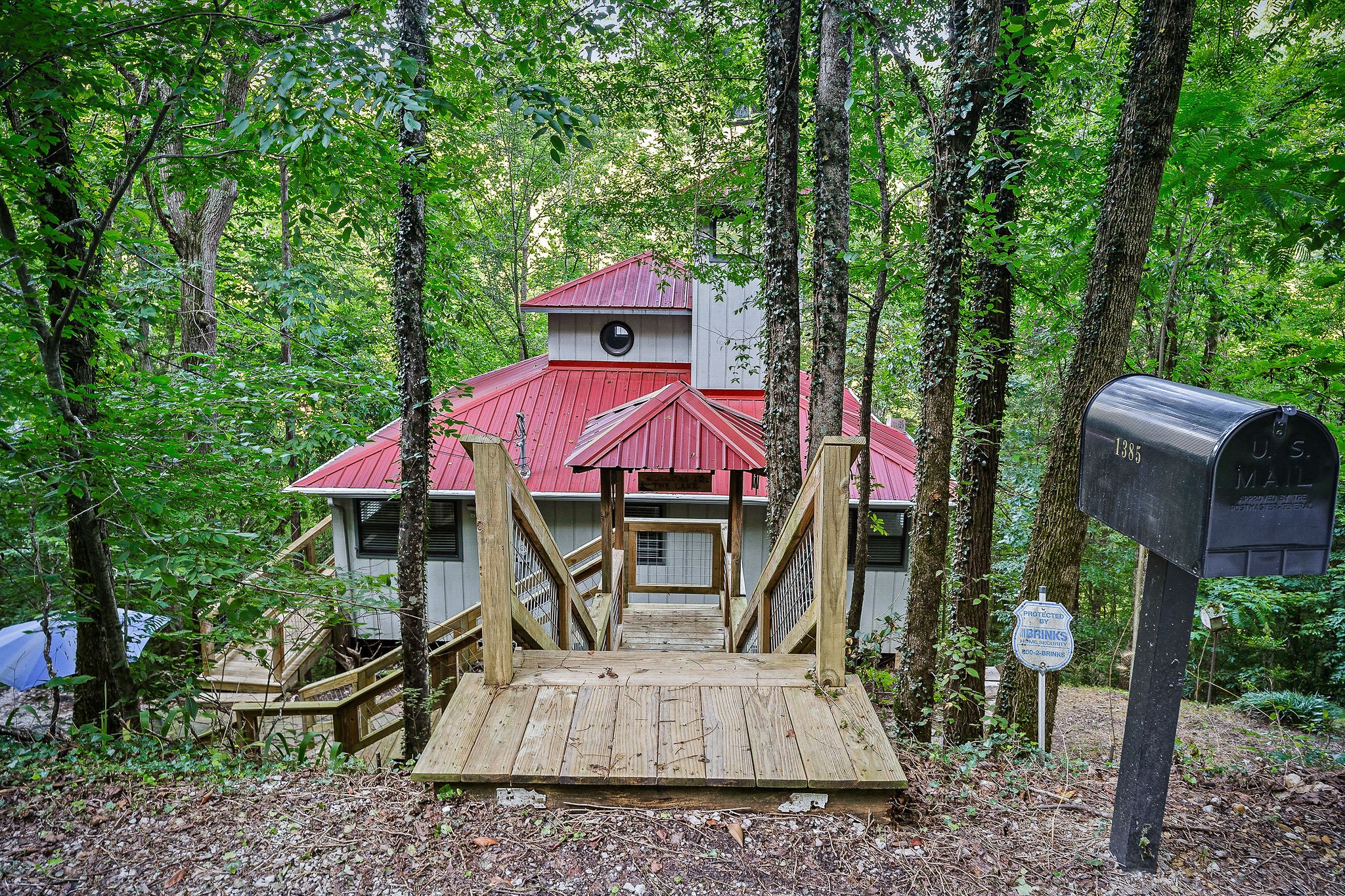 1385 Lakeside Dr