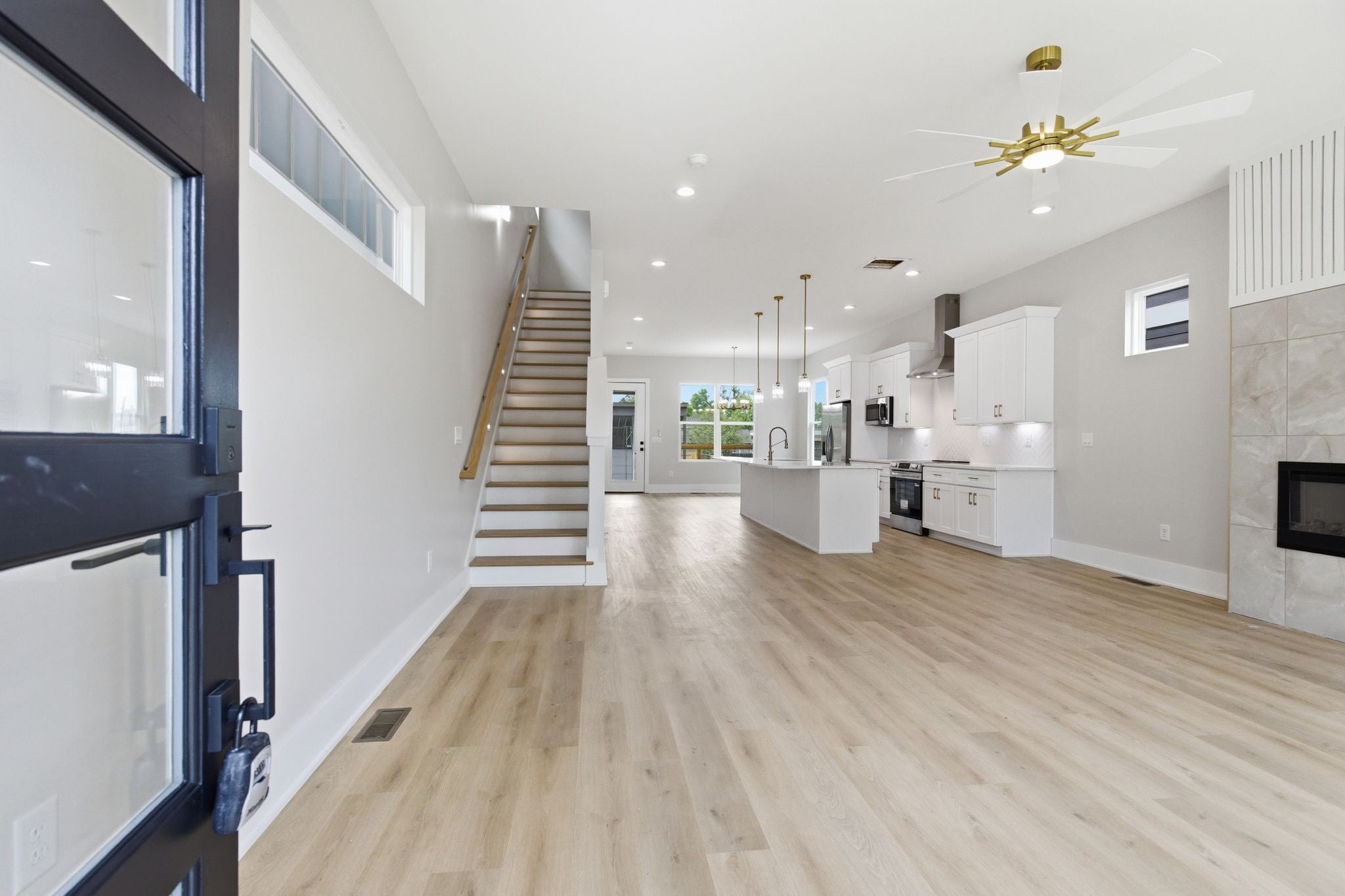 1745 16th Ave N