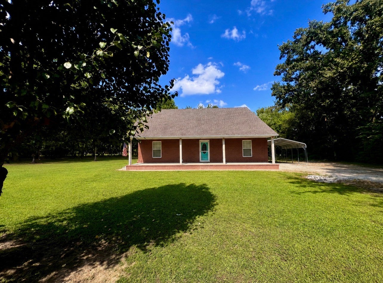 690 Monument Rd
