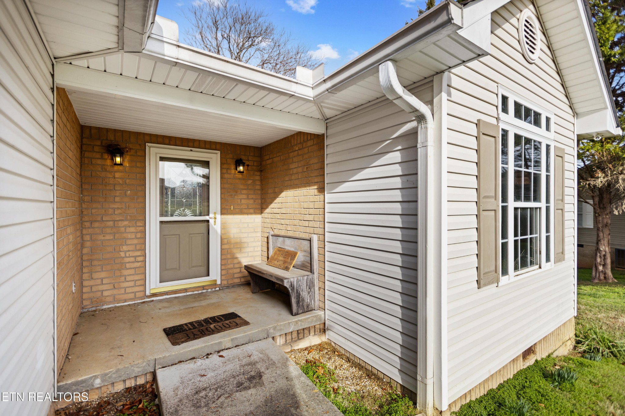 450 Emerts View Circle