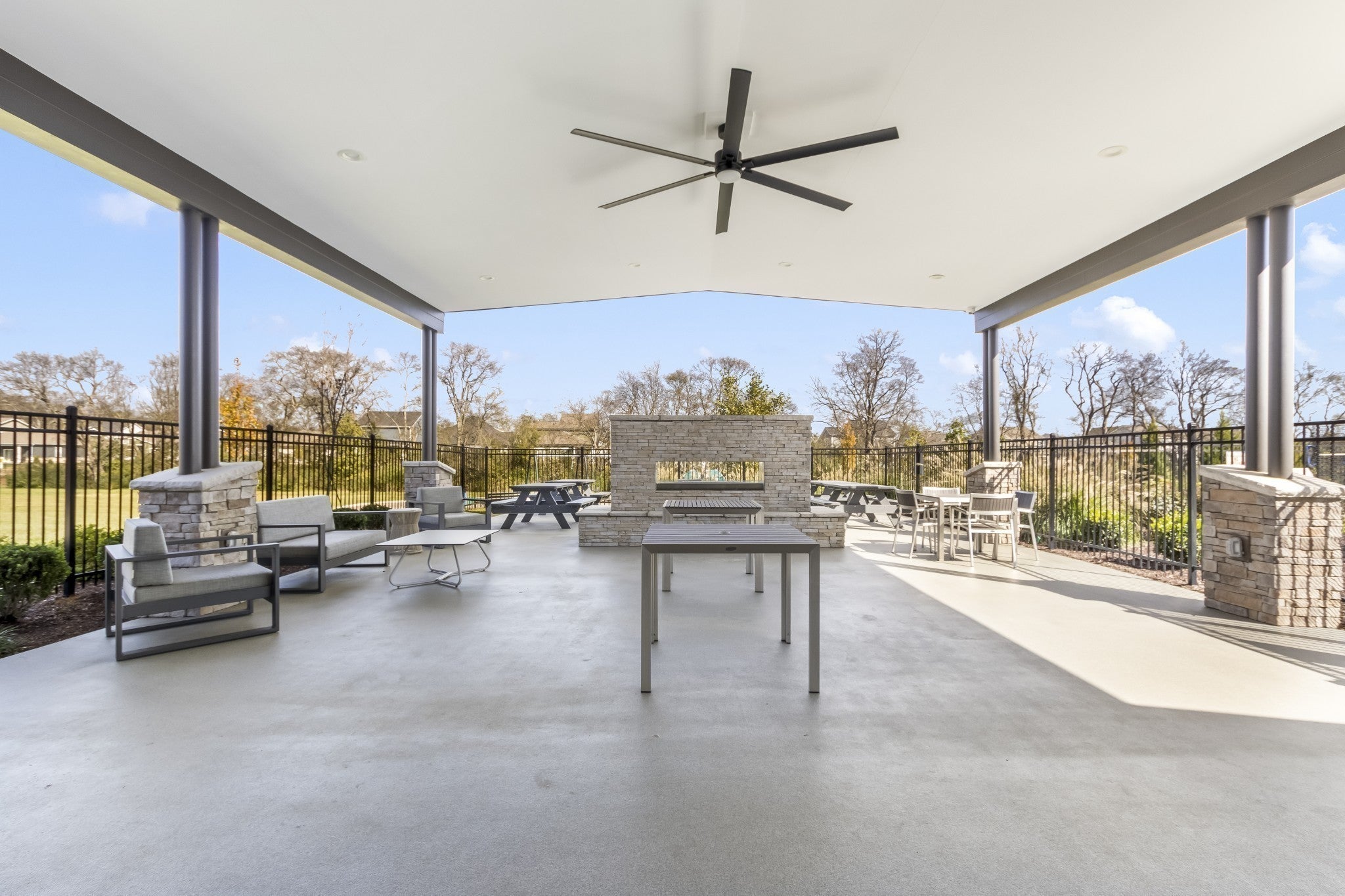 1136 Old Creek Bend