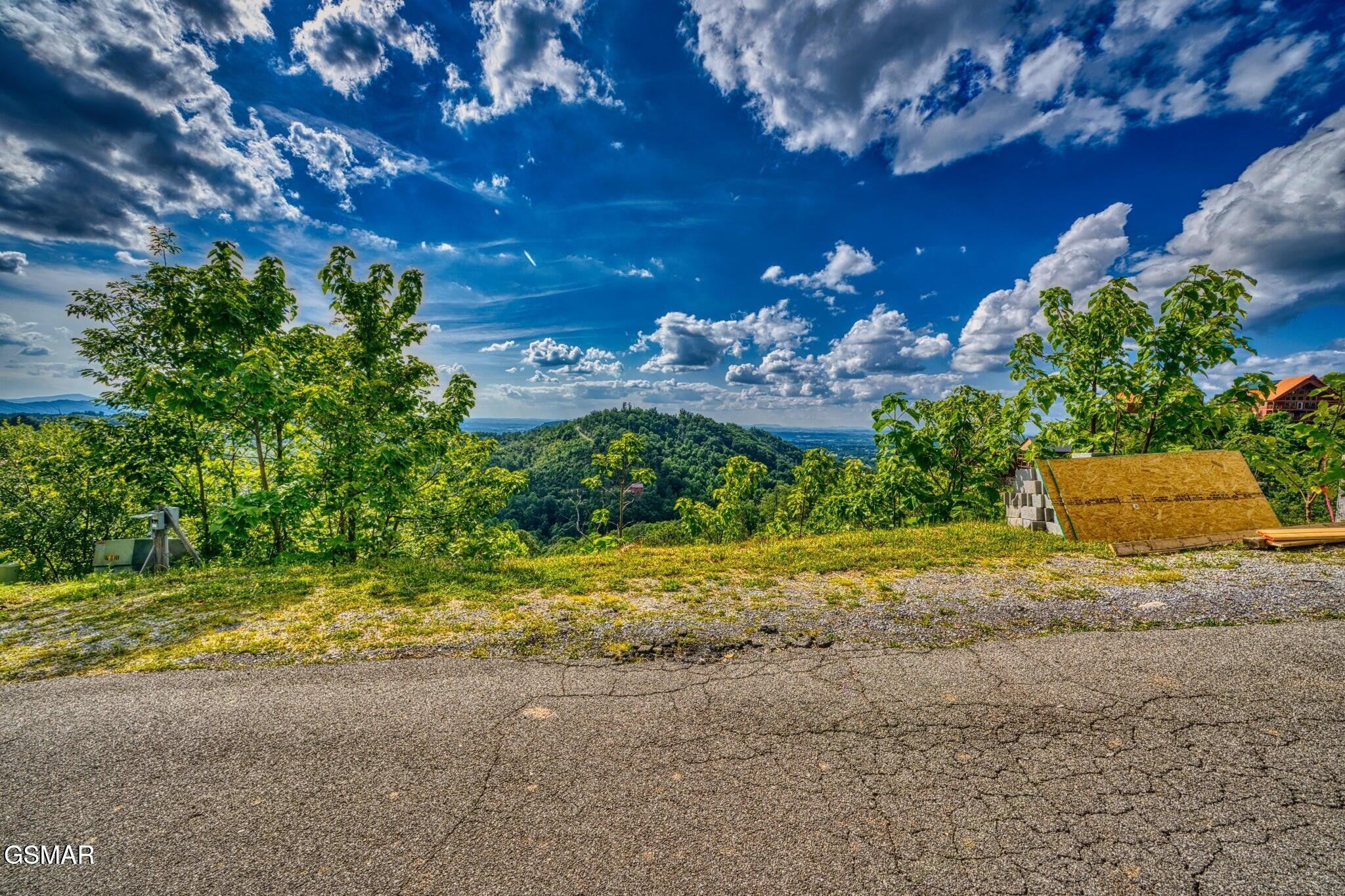2109 Paradise View Way