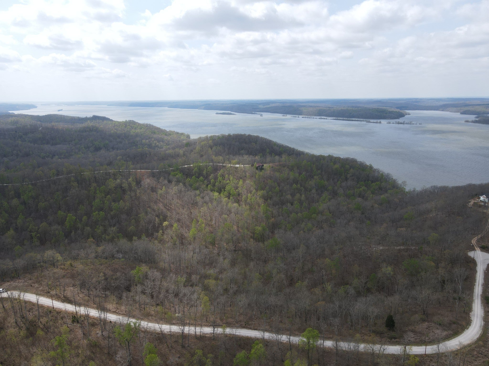 18 Lake Ridge Dr