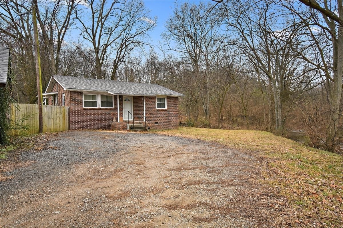 1081 Slaters Creek Rd