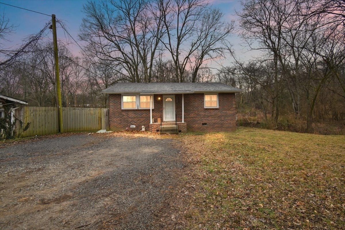 1081 Slaters Creek Rd