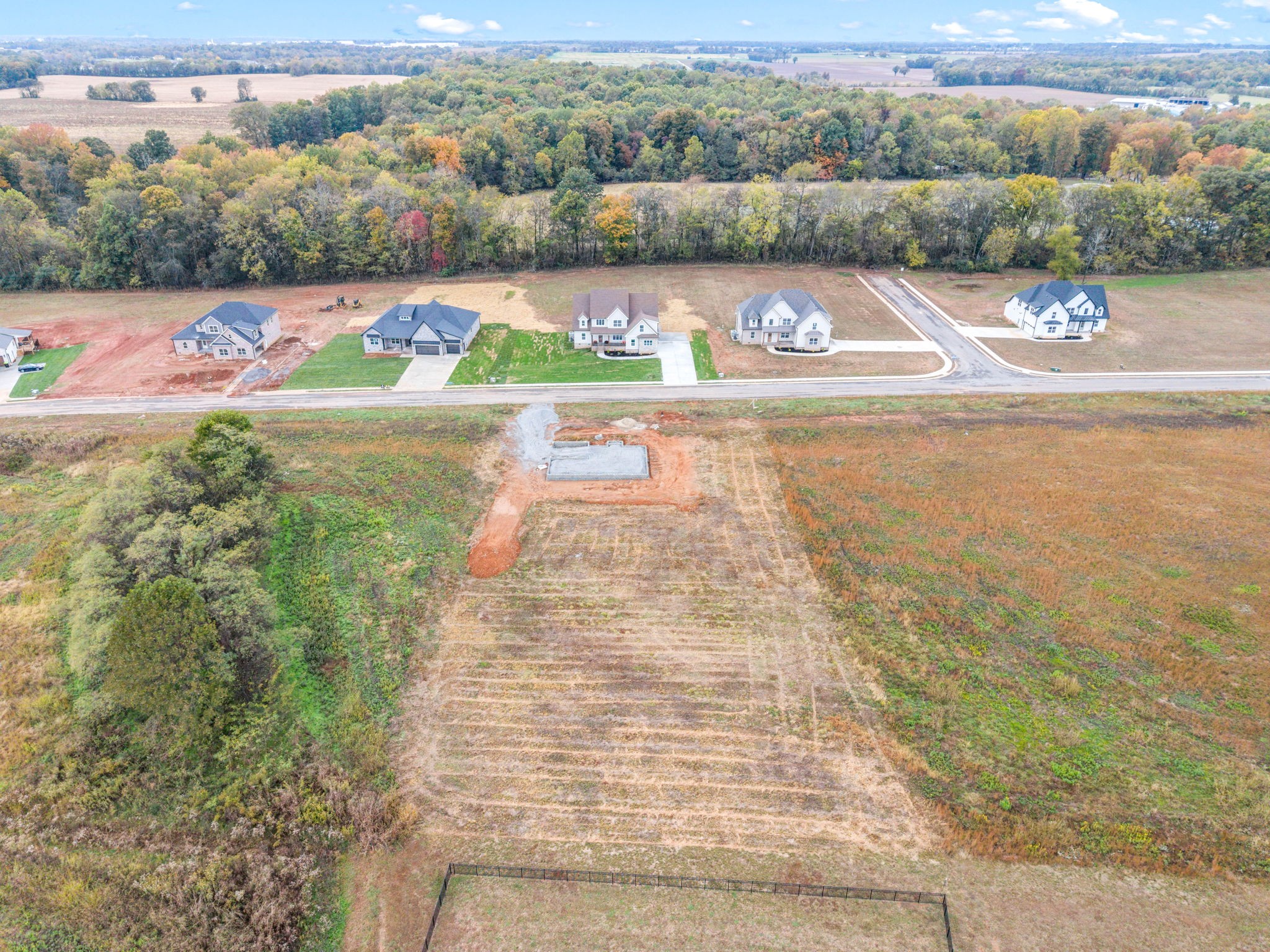 Clarksville, Tennessee 37040, United States, 4 Bedrooms Bedrooms, ,3 BathroomsBathrooms,Residential,Active,236161