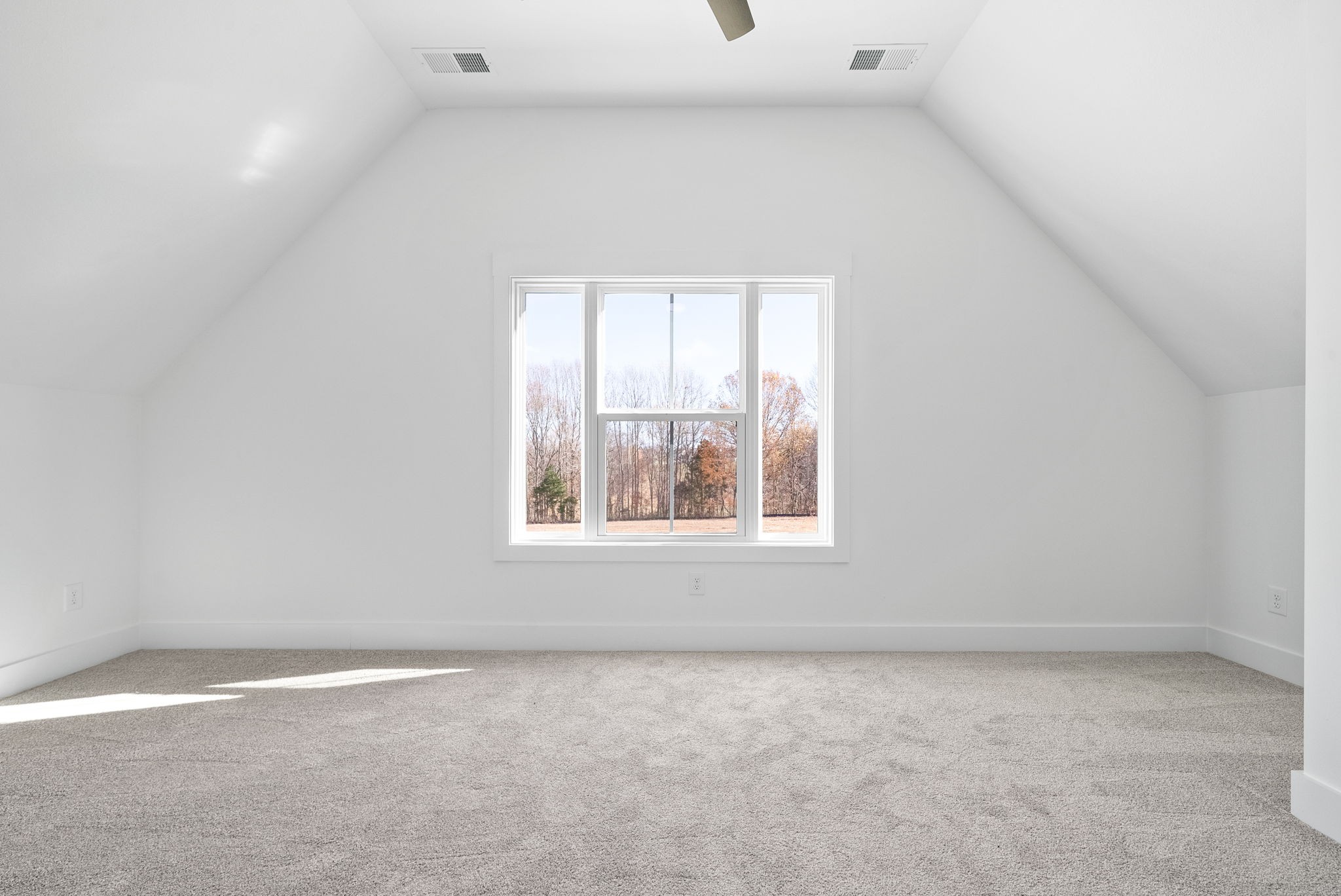 Clarksville, Tennessee 37040, United States, 4 Bedrooms Bedrooms, ,3 BathroomsBathrooms,Residential,Active,236161