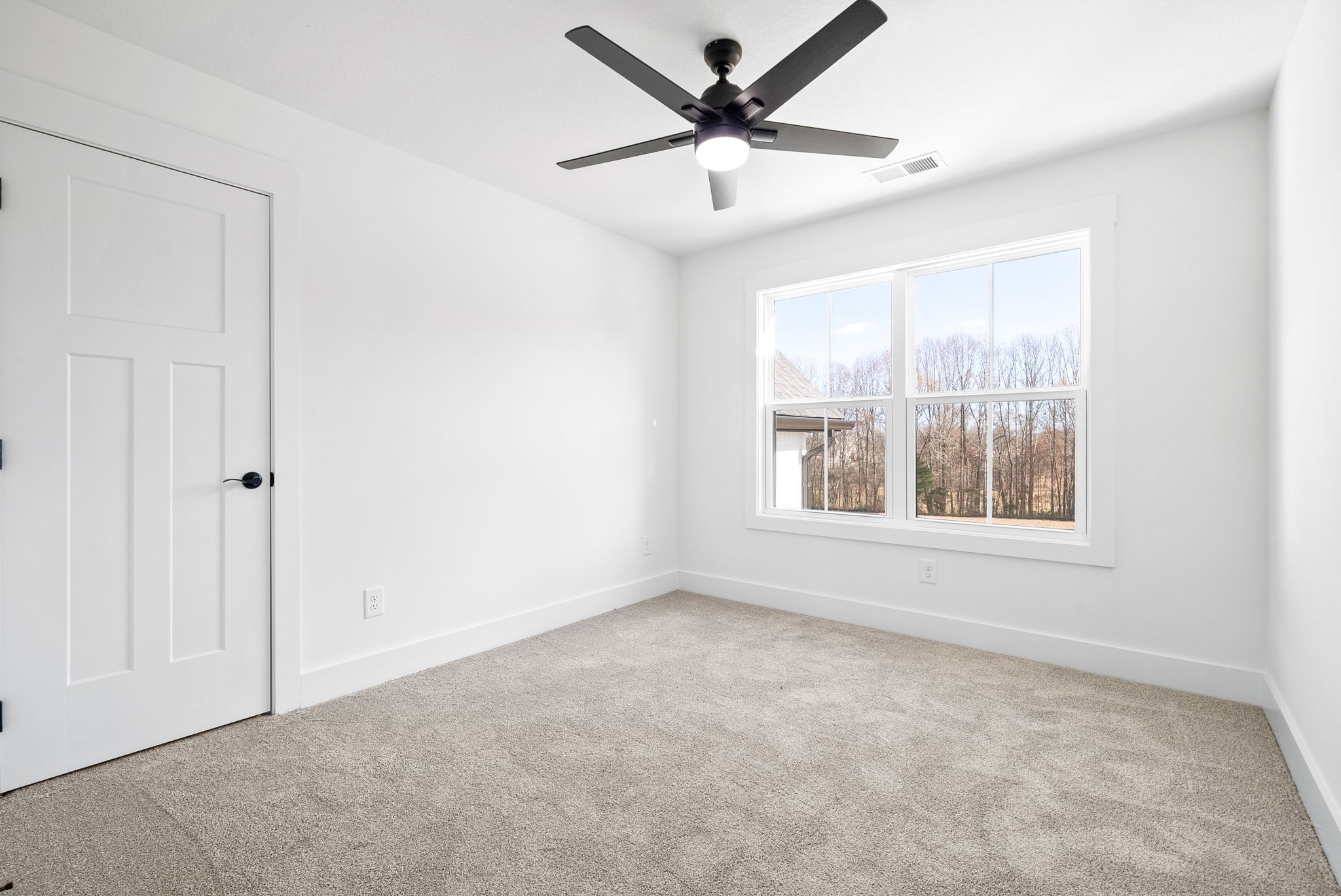 Clarksville, Tennessee 37040, United States, 4 Bedrooms Bedrooms, ,3 BathroomsBathrooms,Residential,Active,236161