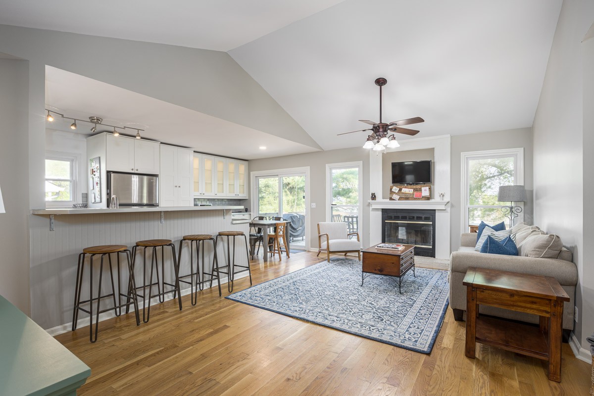 5037 English Village Dr