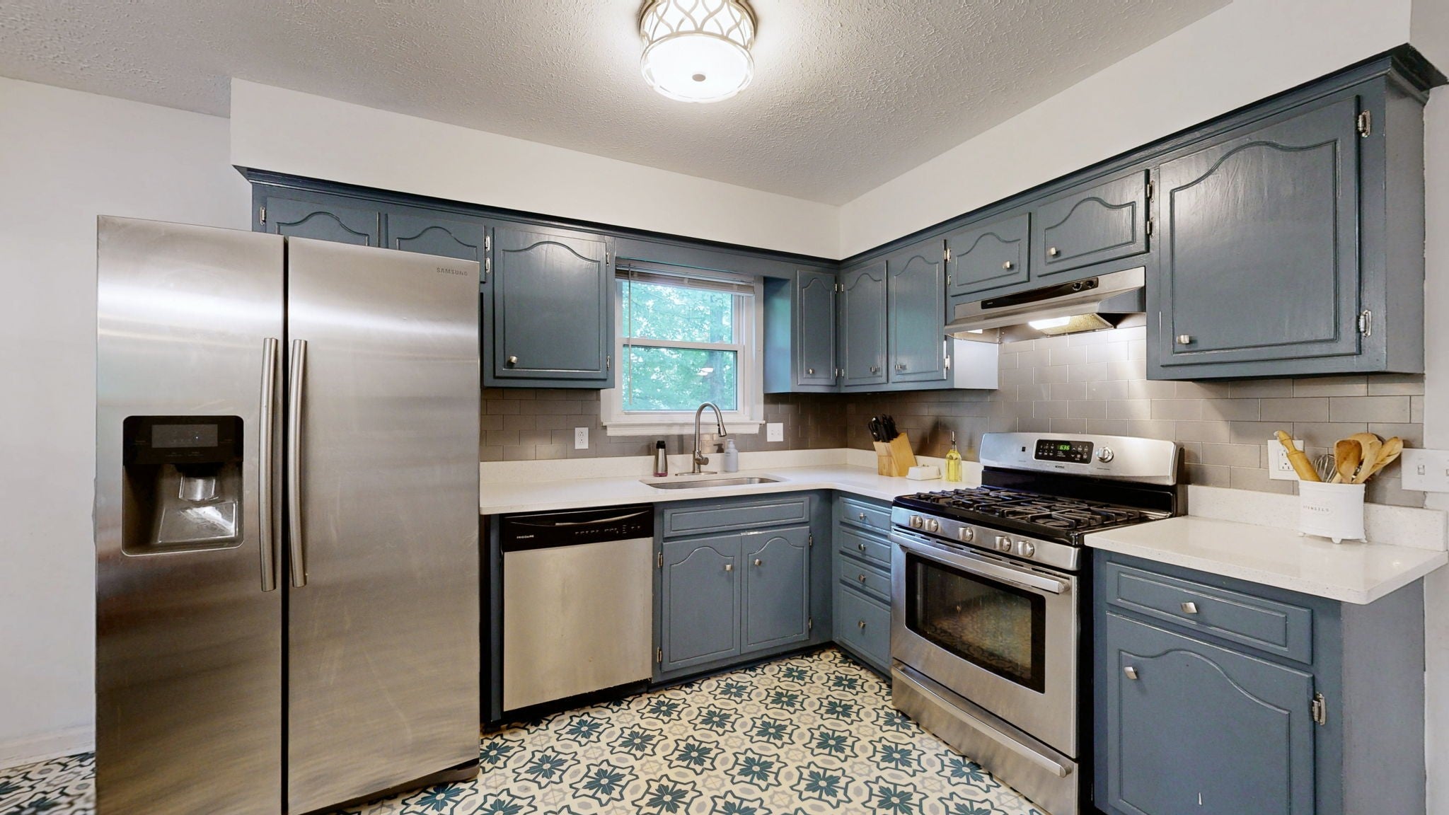 613 Cedarhill Ct