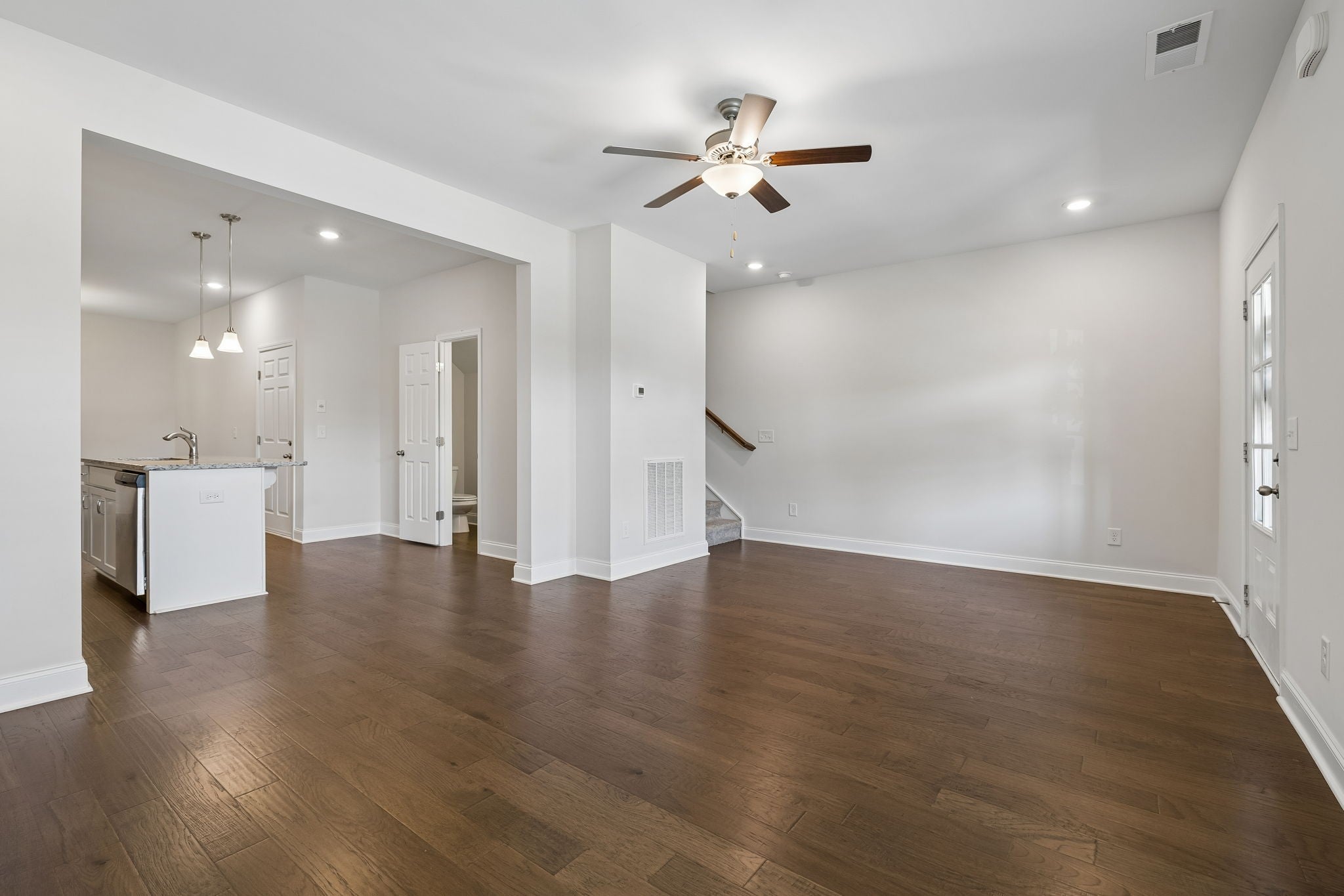 712 Hahn Ct