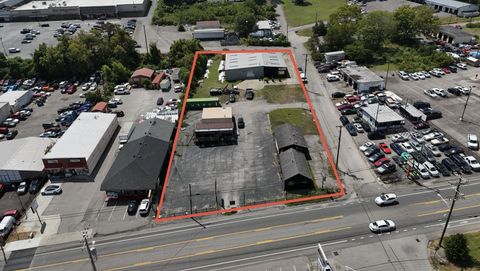 5915 Charlotte Pike Nashville TN 37209