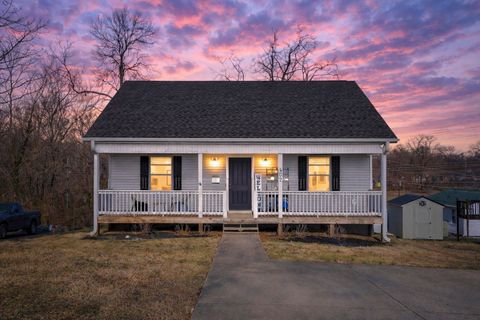 402 S Mulberry St Dickson TN 37055