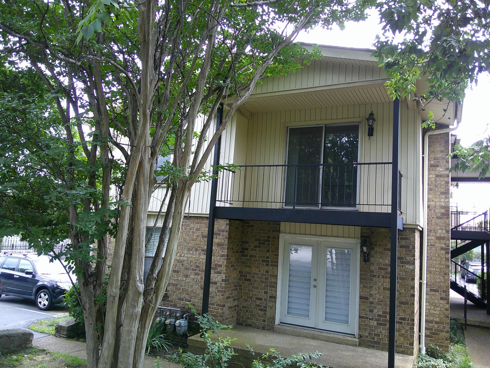 2116 Hobbs Rd M19