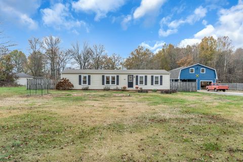 3813 Highway 76 Cottontown TN 37048
