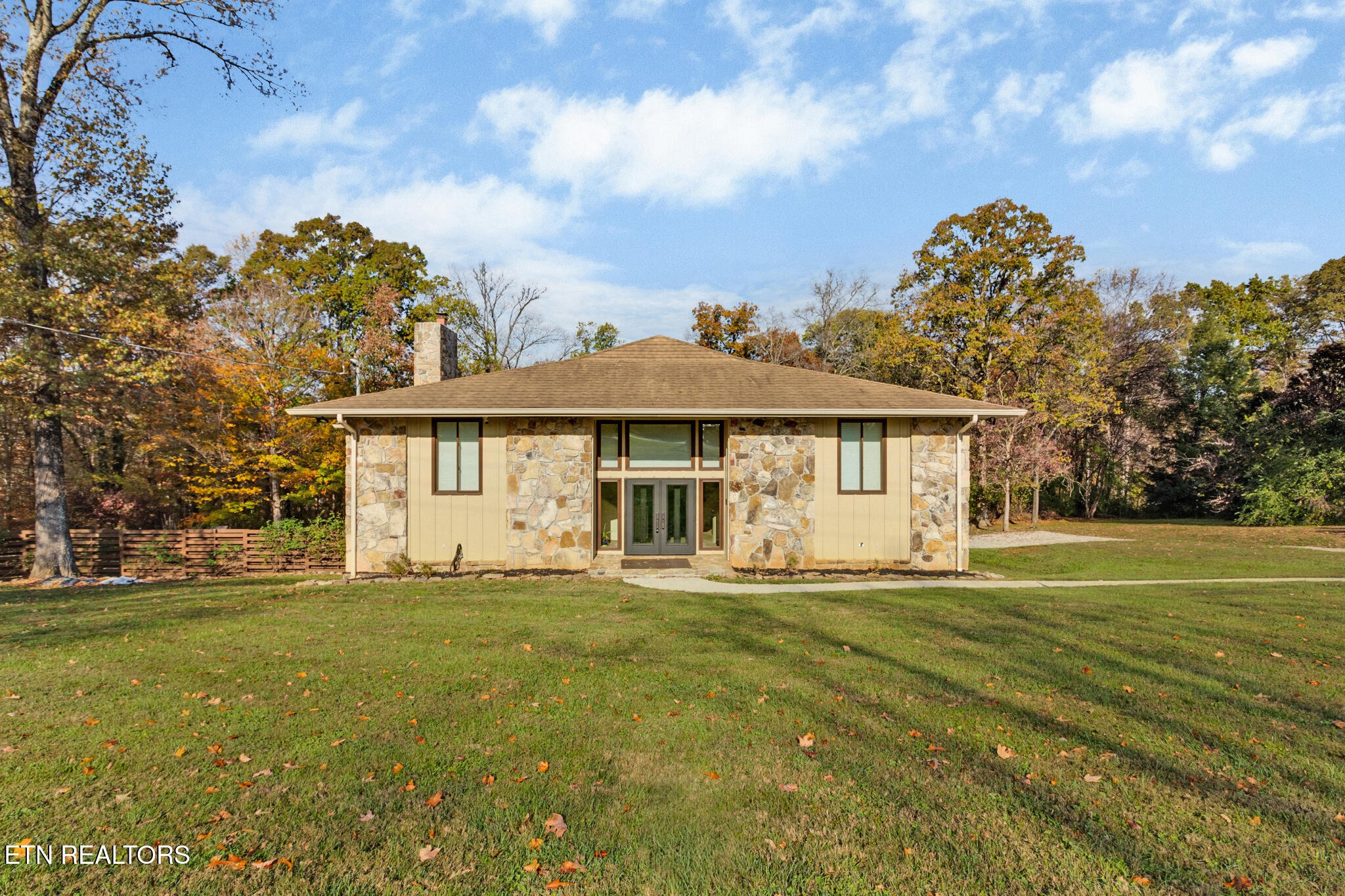 10105 Loma Drive