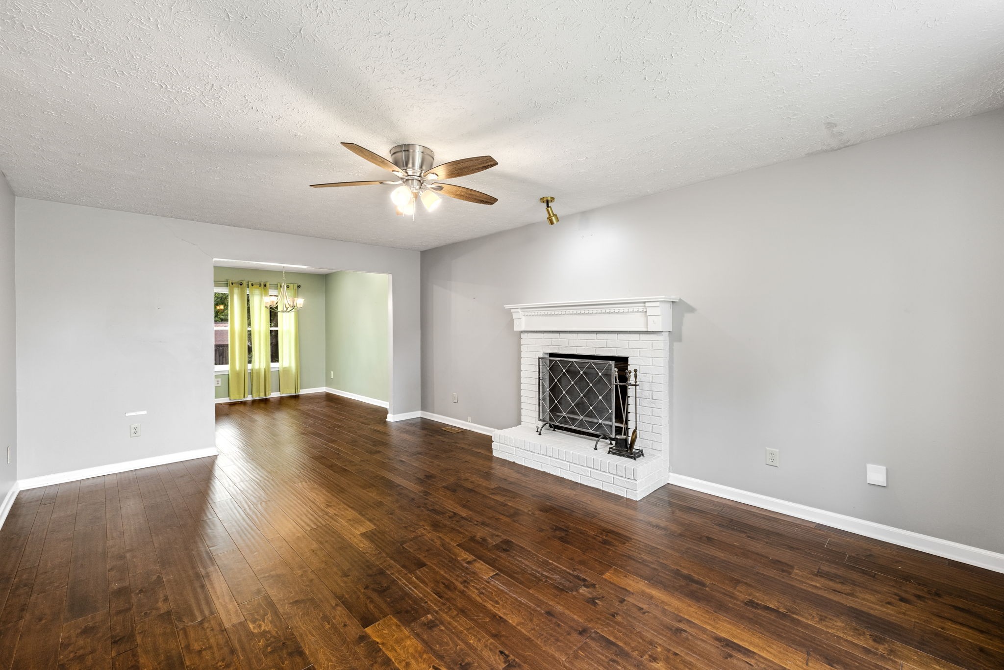 325 Brandiwood Ct