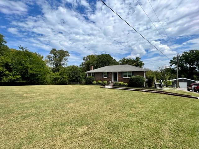 1635 Highway 109 N