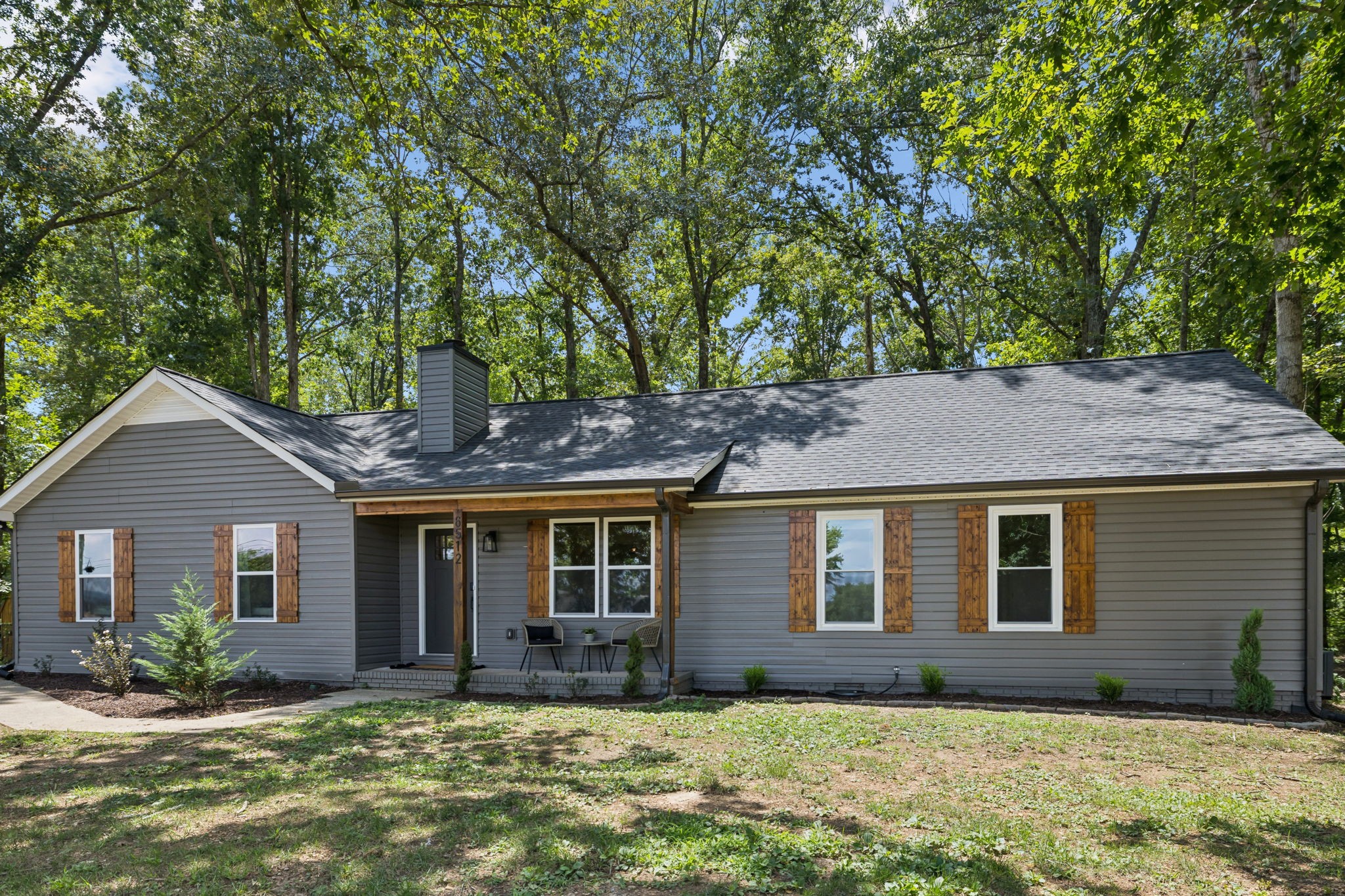 6512 Woodland Dr