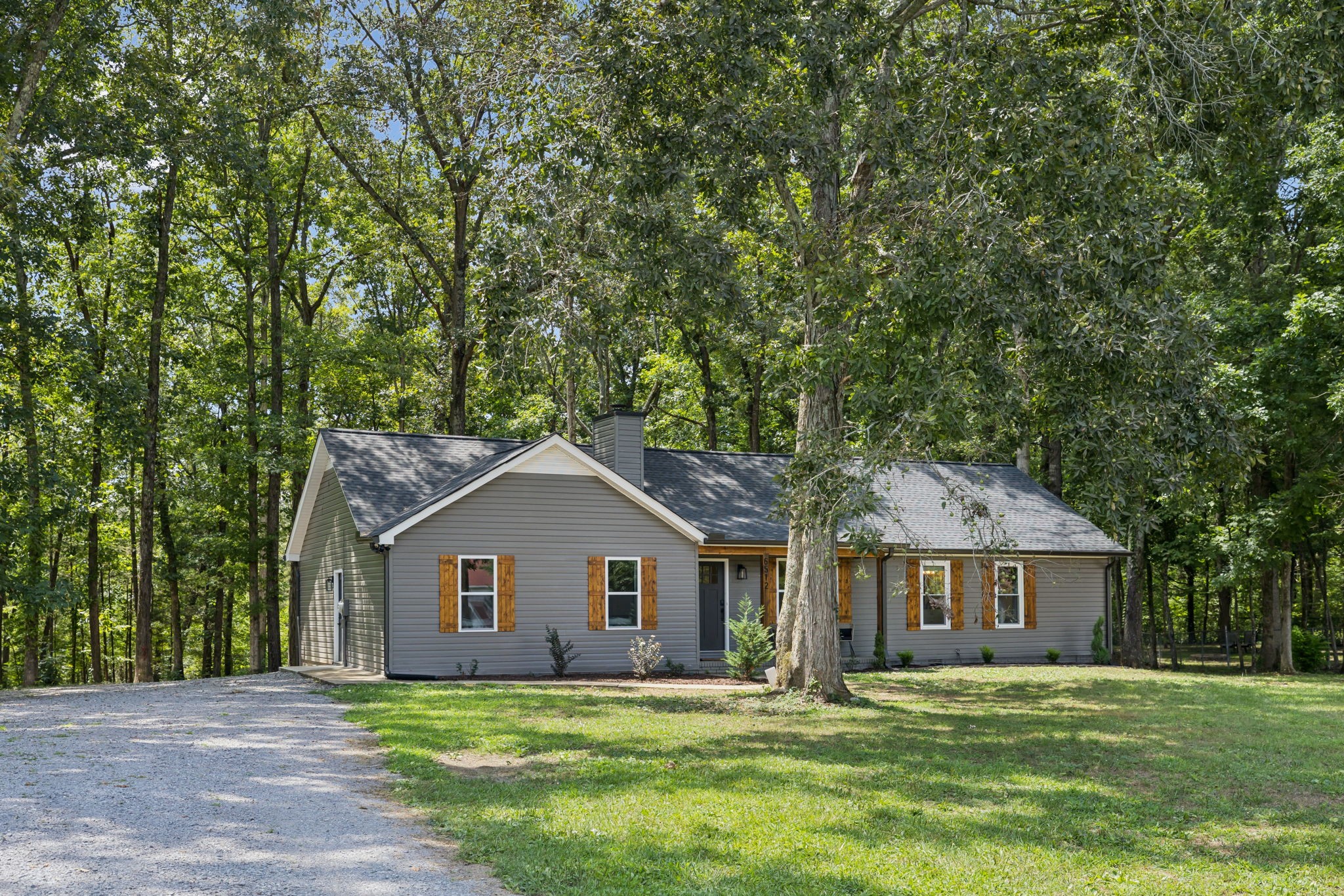6512 Woodland Dr