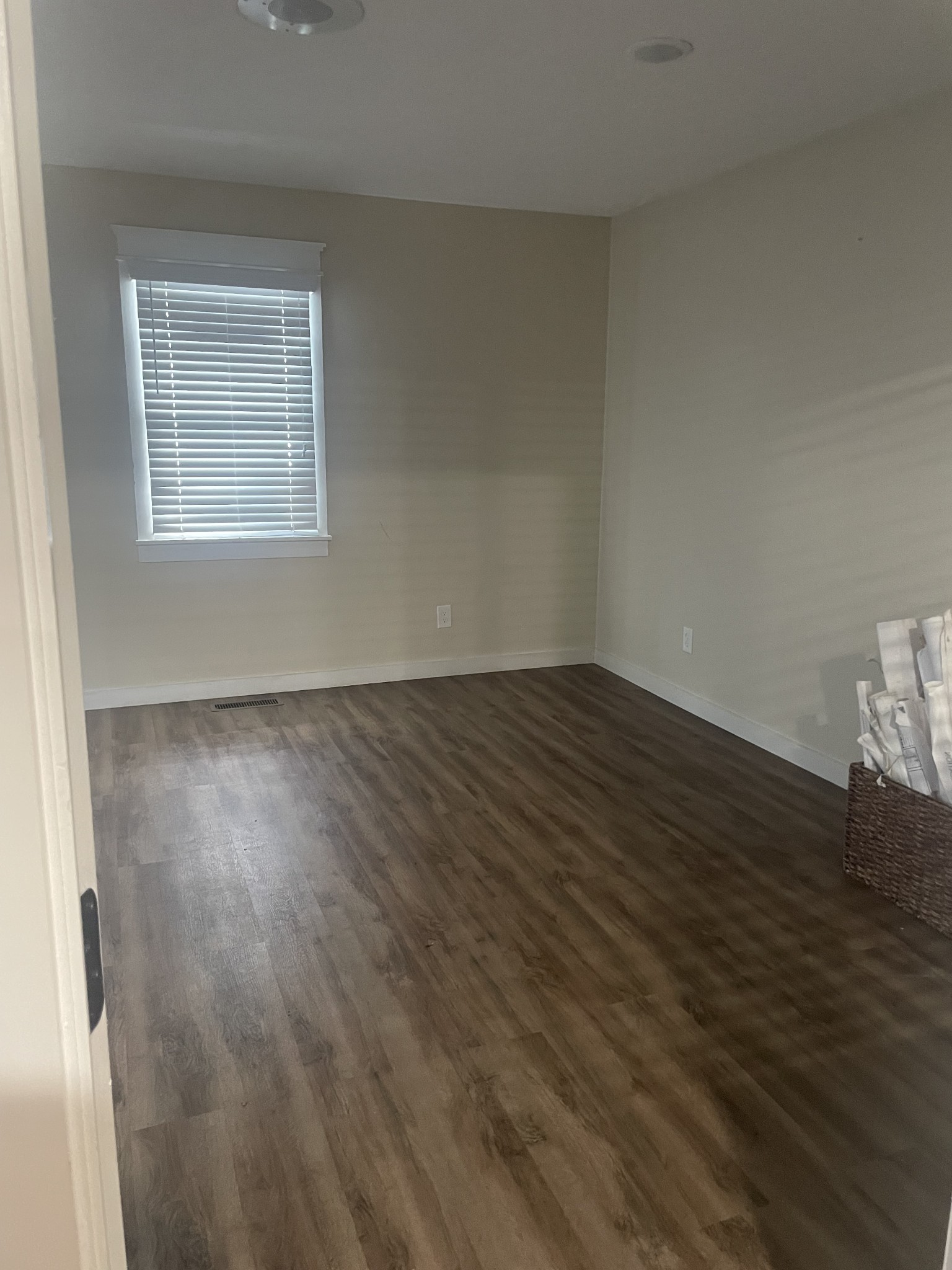 239 Main St S