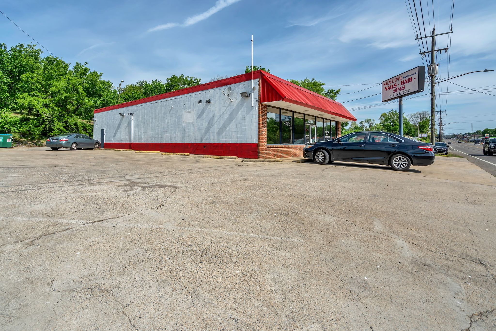 2702 Dickerson Pike